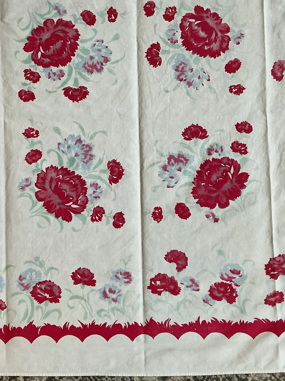 Vintage Scalloped Red Floral Cotton Tablecloth 1950’s Boho Rose Cottagecore
